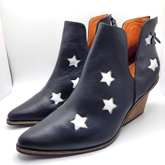 SILVIA COBOS Shoot For The Moon Boots - Picture 1 of 9